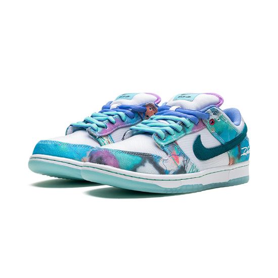 Futura Laboratories x Dunk Low SB "Bleached Aqua"